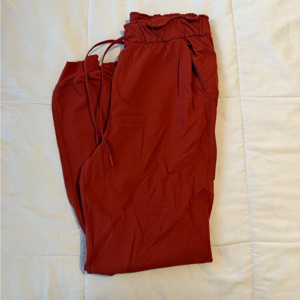 Lululemon joggers size 6